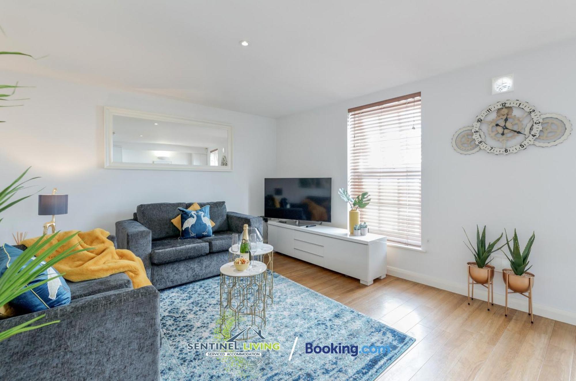 Flat 2 Bed By Sentinel Living With Free Wifi And Parking *