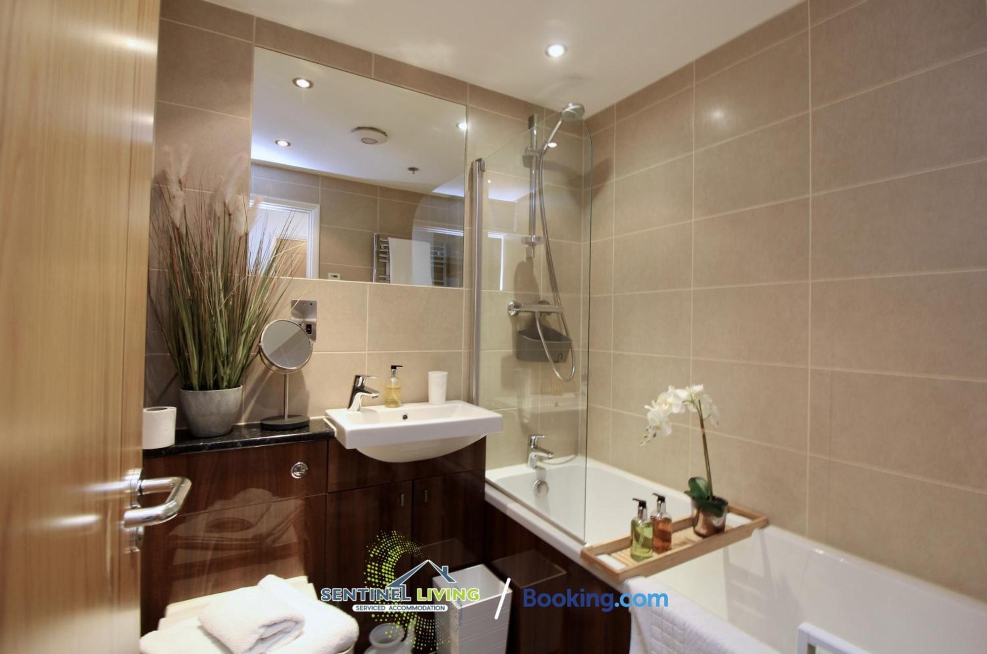 Flat 2 Bed By Sentinel Living With Free Wifi And Parking Apartamento Windsor