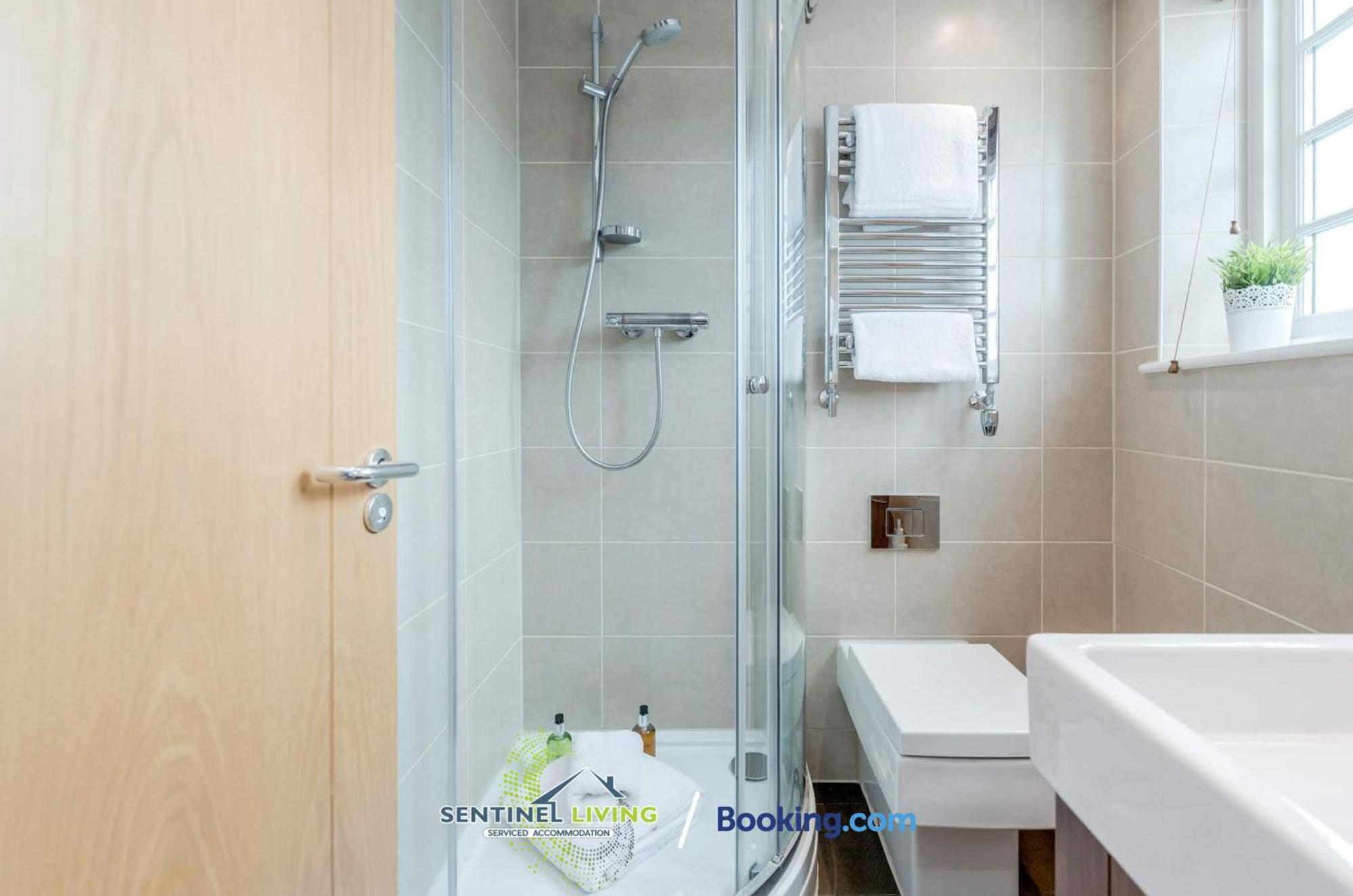 Flat 2 Bed By Sentinel Living With Free Wifi And Parking * Windsor